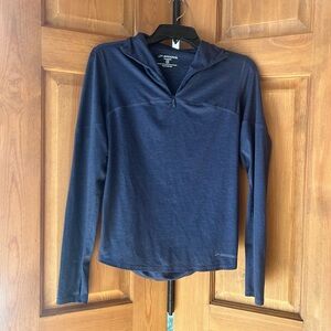 Brooks Women's Dark Blue Lightweight 1/4 Zip